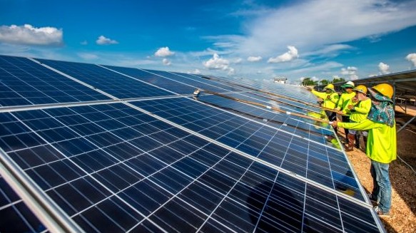 Có nên rửa tấm pin năng lượng mặt trời bằng chất tẩy rửa thông thường | GPsolar chat rua tam pin mat troi Forie Clean | GPsolar