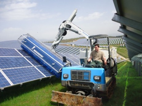 Có nên rửa tấm pin năng lượng mặt trời bằng chất tẩy rửa thông thường | GPsolar chat tay rua tam pin mat troi chuyen dung Forie Clean | GPsolar