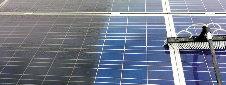 Có nên rửa tấm pin năng lượng mặt trời bằng chất tẩy rửa thông thường | GPsolar cong ty rua pin mat troi chuyen nghiep | GPsolar