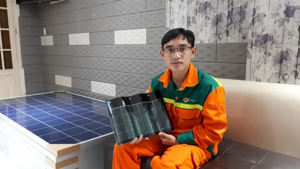 Tấm Ngói Năng Lượng Mặt Trời Đầu Tiên Ở Việt Nam