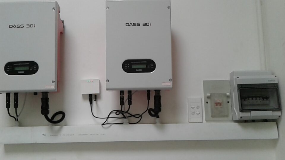 Inverter Dass tấm pin Hanwha Qcell bộ đôi đến từ Hàn Quốc