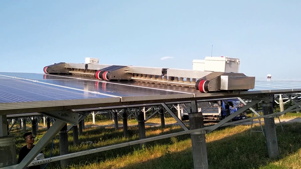 Máy rửa pin mặt trời Ssun