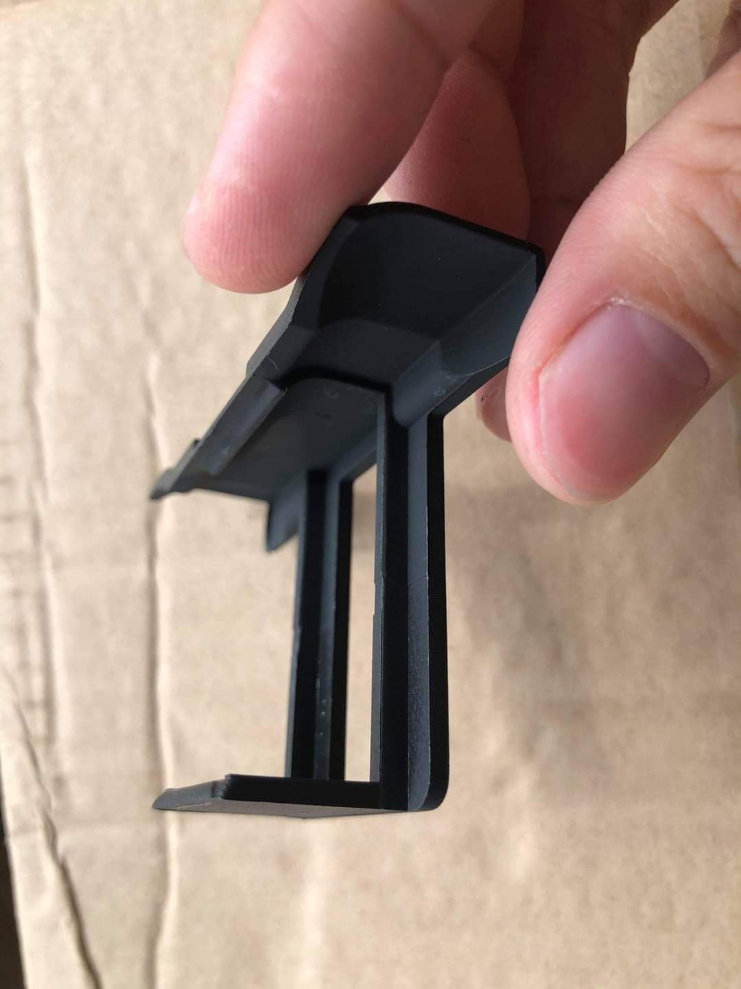 ảnh chi tiết Kẹp thoát nước cho tấm pin năng lượng mặt trời