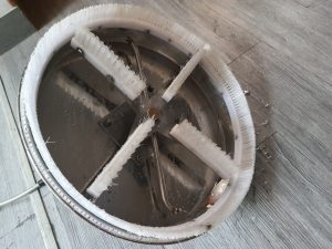 Đầu Chổi rửa pin mặt trời áp lực nước