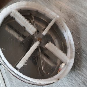 Đầu Chổi rửa pin mặt trời áp lực nước