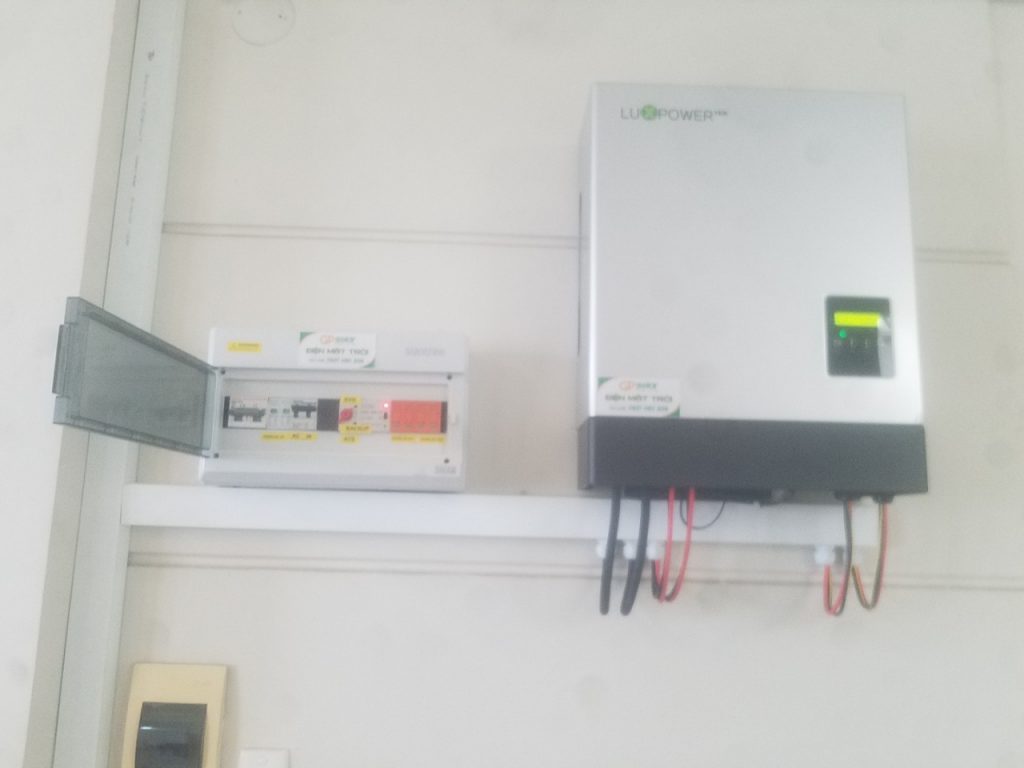 Biến tần Inverter Hybrid Lux Power 6kW