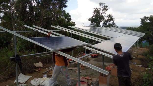 Máy bơm năng lượng mặt trời hoạt động trong những ngày nhiều mây và mưa