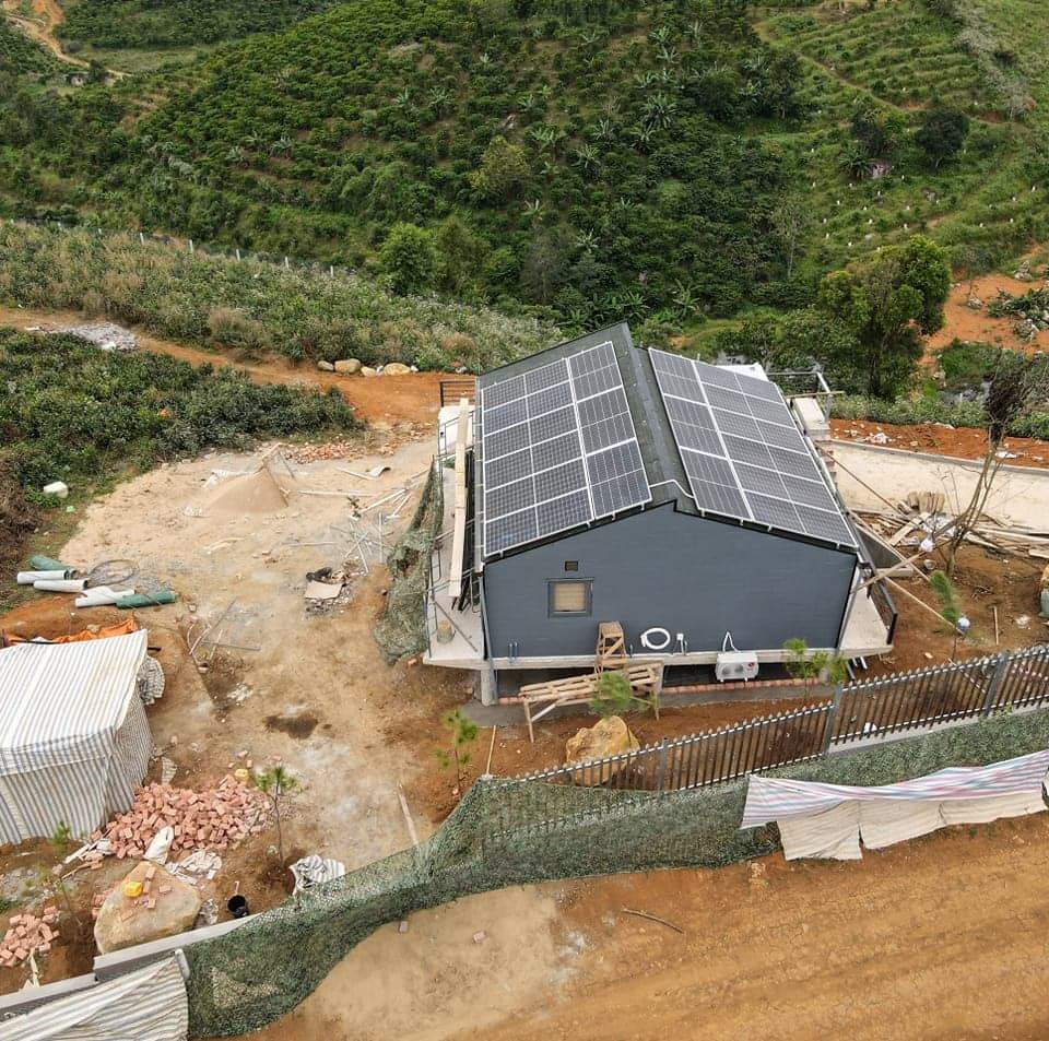 nha thong minh mai che nang luong mat troi gpsolar thi cong | GPsolar