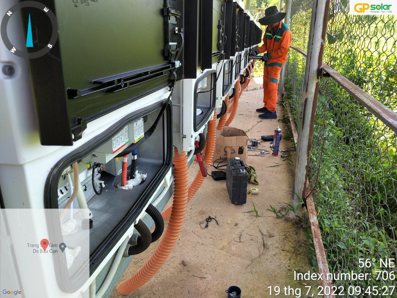 Kiểm tra và sửa chữa chạm máng dây DC hệ thống điện mặt trời mái nhà