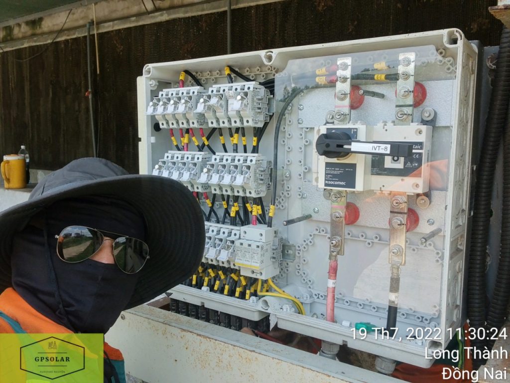 Kiểm tra và sửa chữa chạm máng dây DC hệ thống điện mặt trời mái nhà | GPsolar sua chua dien mat troi mai nha | GPsolar