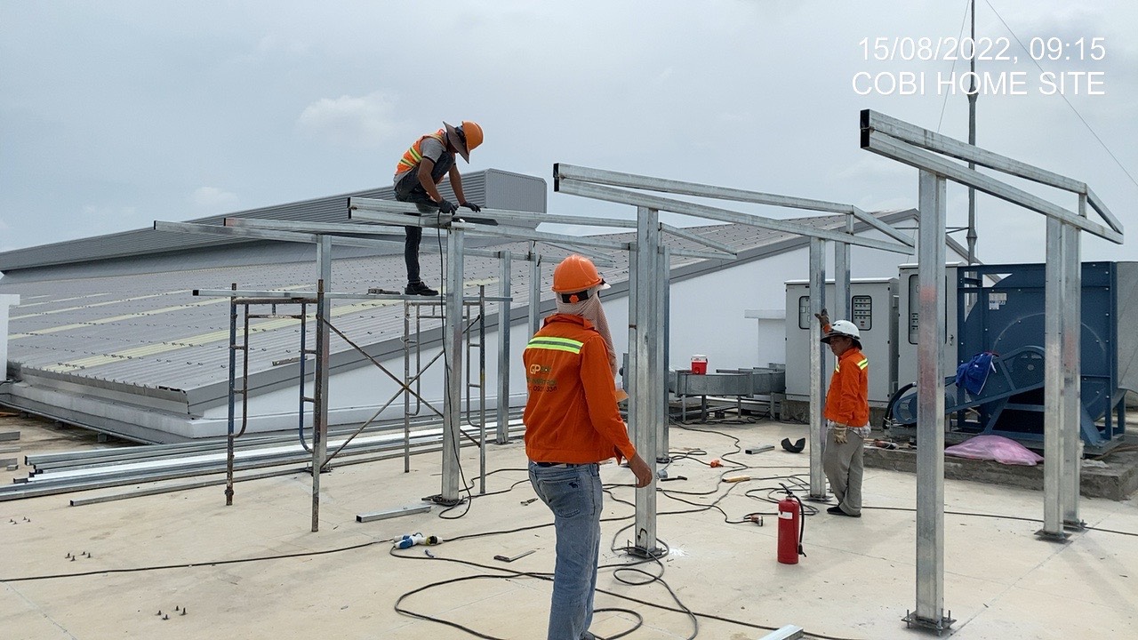 Lắp điện năng lượng mặt trời cho tòa nhà văn phòng Quận 7