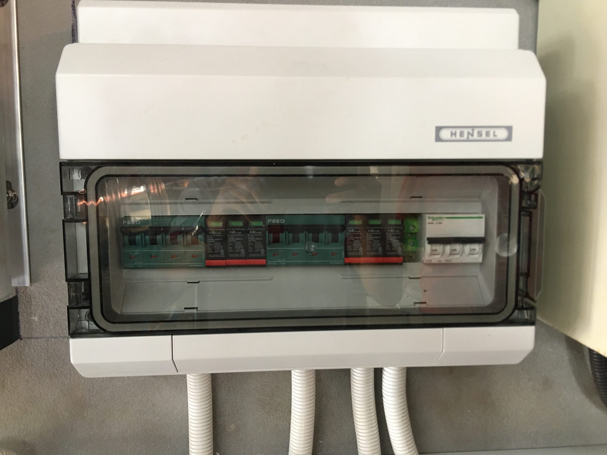 tu dien chong chay hensel duc scaled | GPsolar