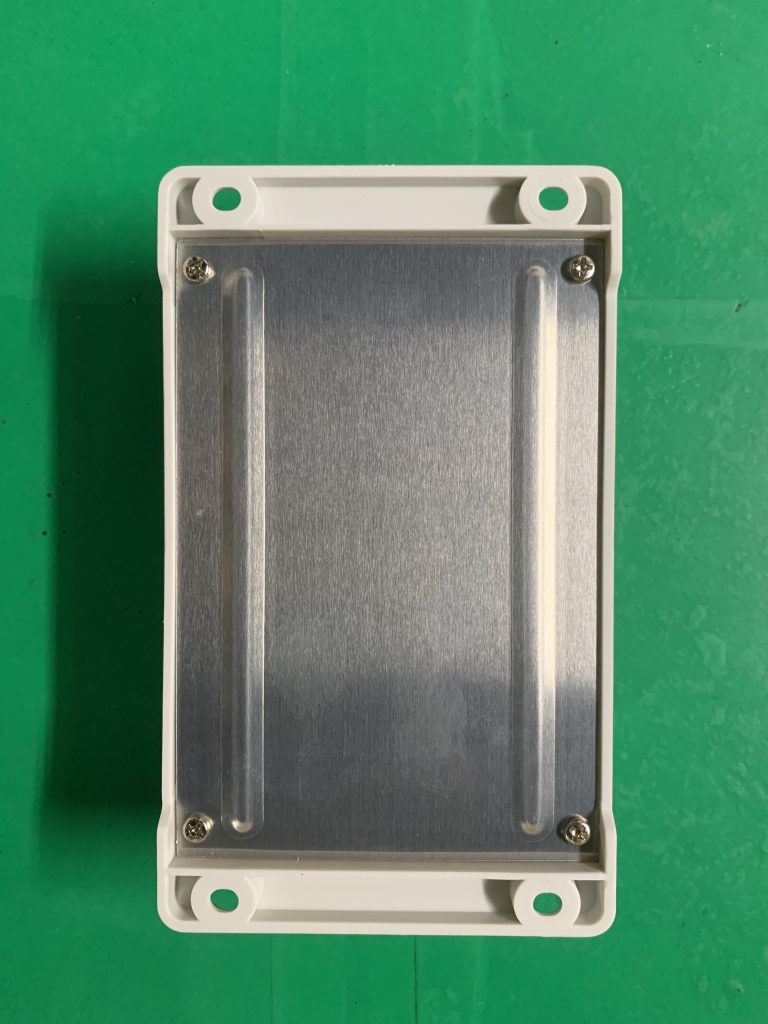 Bộ sạc năng lượng mặt trời PWM 12/24VDC, 10A – VS1024AU | GPsolar mat sau bo sac nang luong mat troi pwm 10a 12 24v | GPsolar