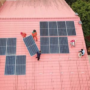 Giá lắp điện năng lượng mặt trời cho gia đình năm 2024